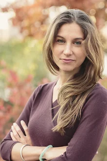 Carlye Adler