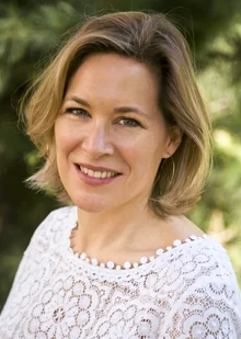 Caroline L. Arnold
